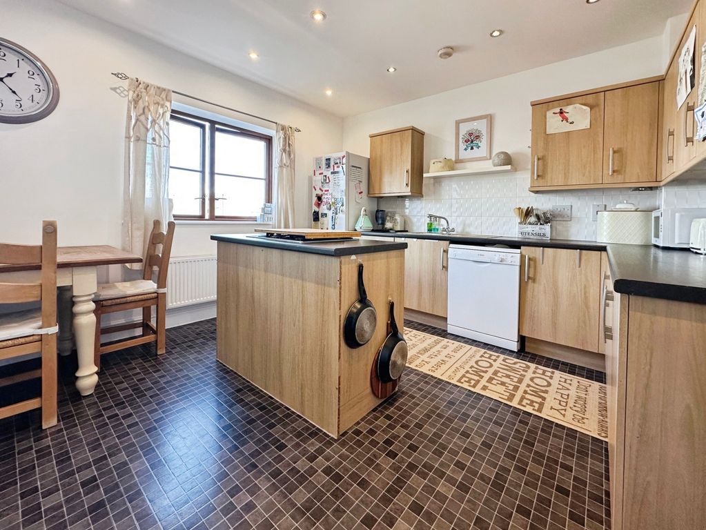Property photo 2 of 17 Pbox-Img.Jpg