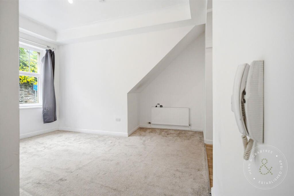 Property photo 3 of 13 A831Af623E75d7Beda9B467F0F18B275.Jpg