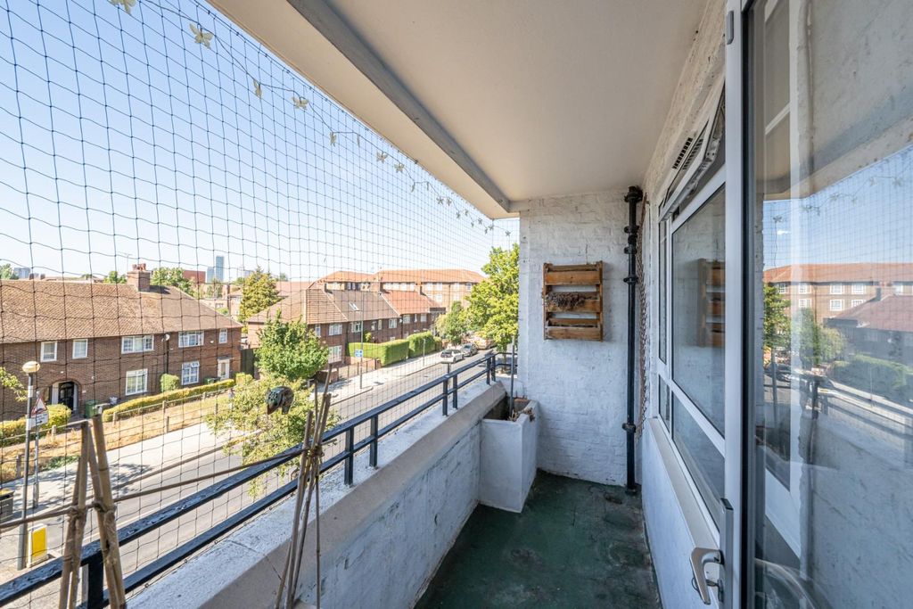 Property photo 3 of 10 Balcony .Jpg