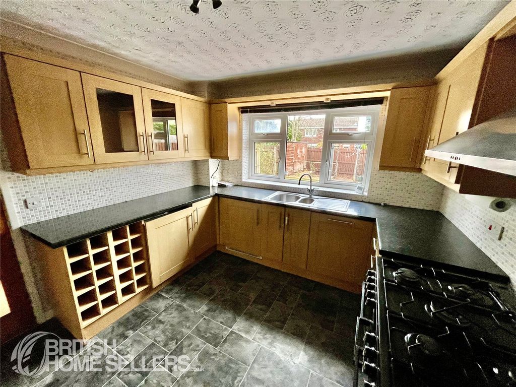 Property photo 3 of 18 3