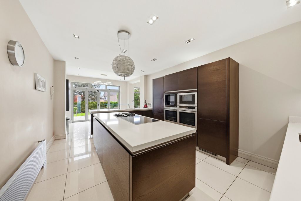 Additional image 9 of 7 bed semi-detached house for saleBroom Lane, Salford M7