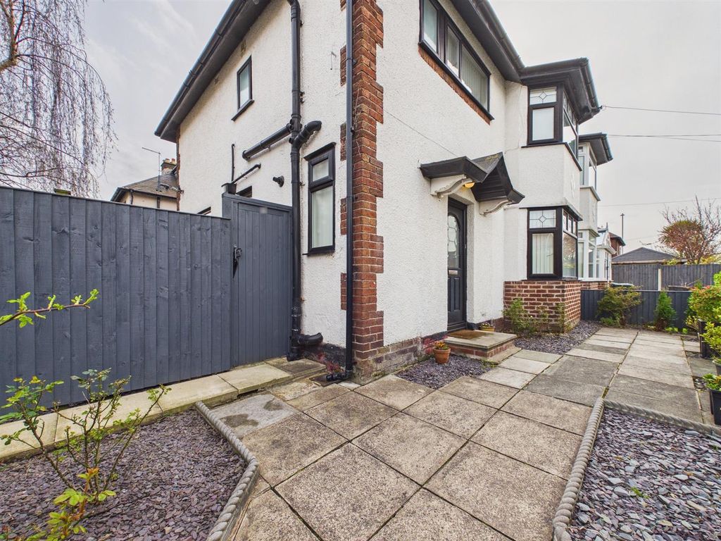 Property photo 1 of 37 Cam03844G0-Pr0429-Still039.Jpg