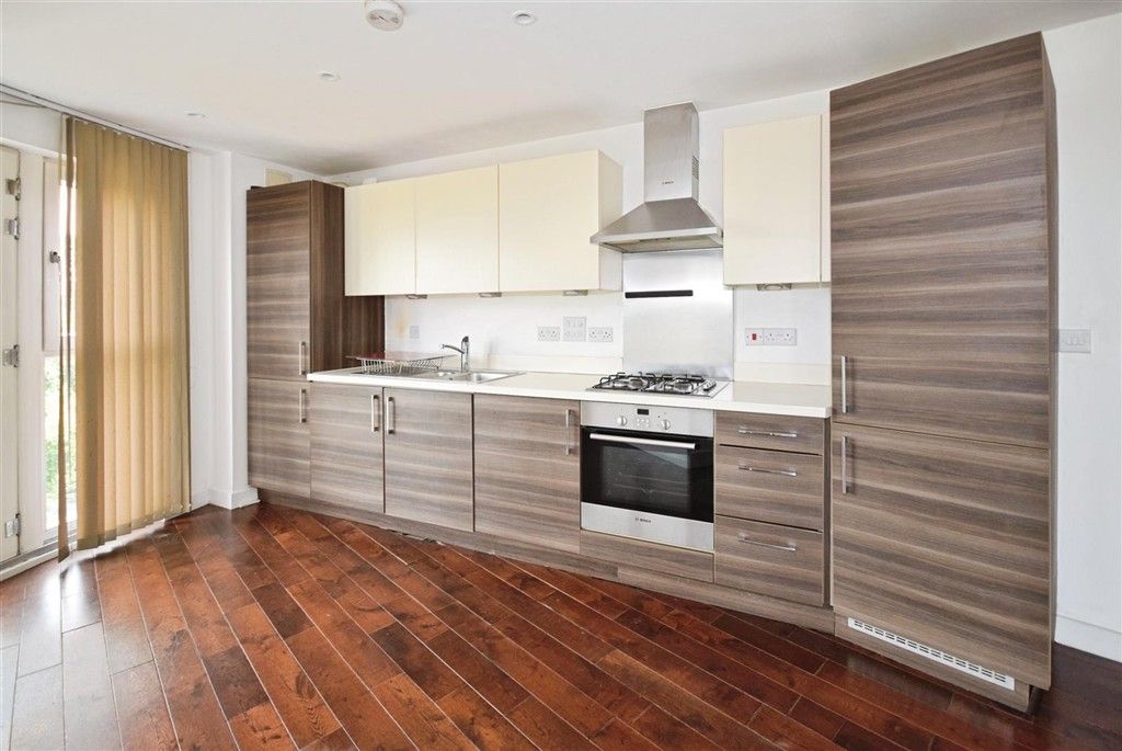 Property photo 3 of 10 Kitchen