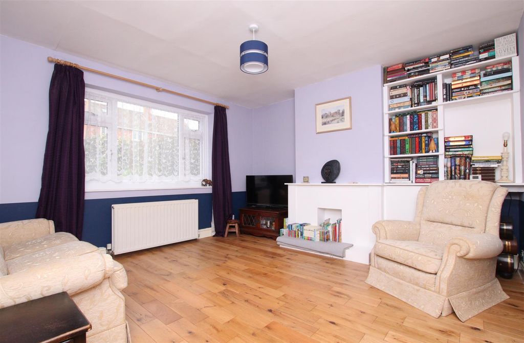 Property photo 3 of 14 Living Room.Jpg