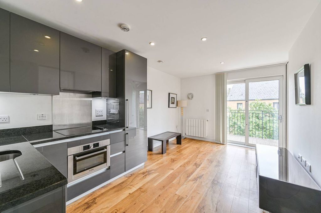 Property photo 2 of 9