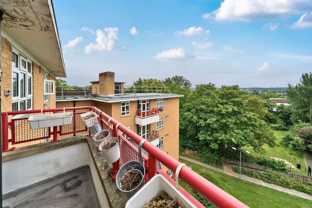 Property photo 3 of 19 Balcony