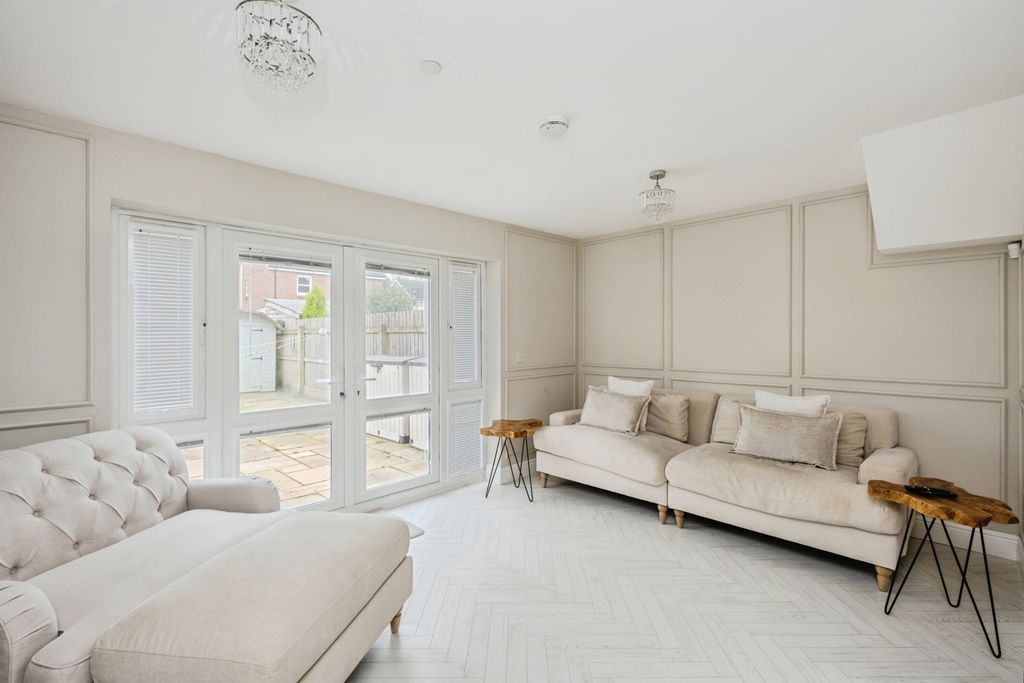 Property photo 2 of 20 Pbox-Img.Jpg