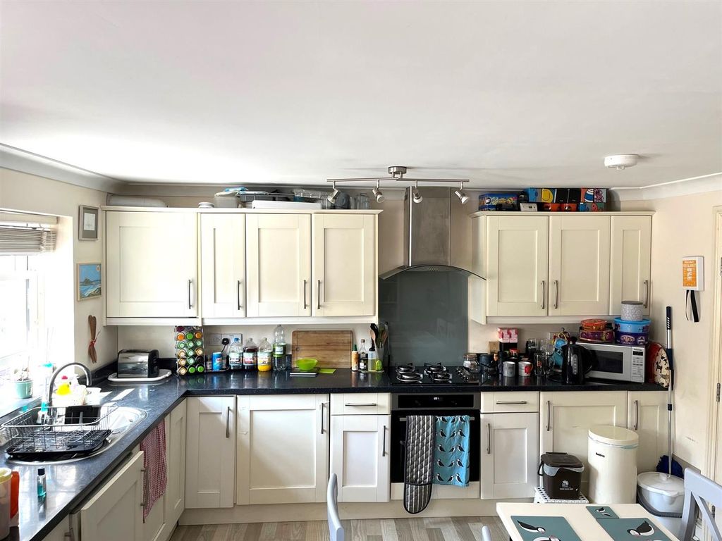 Property photo 3 of 7 4128 Kitchen.Jpg