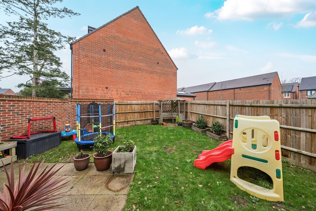 Property photo 2 of 13 Garden