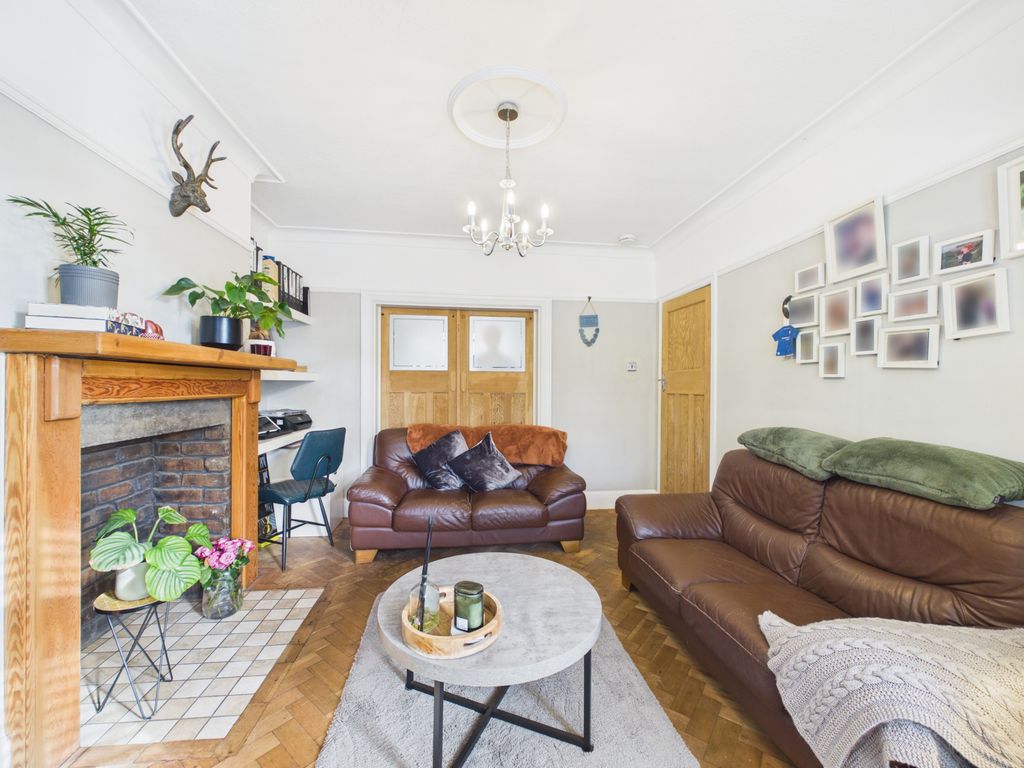 Property photo 3 of 28