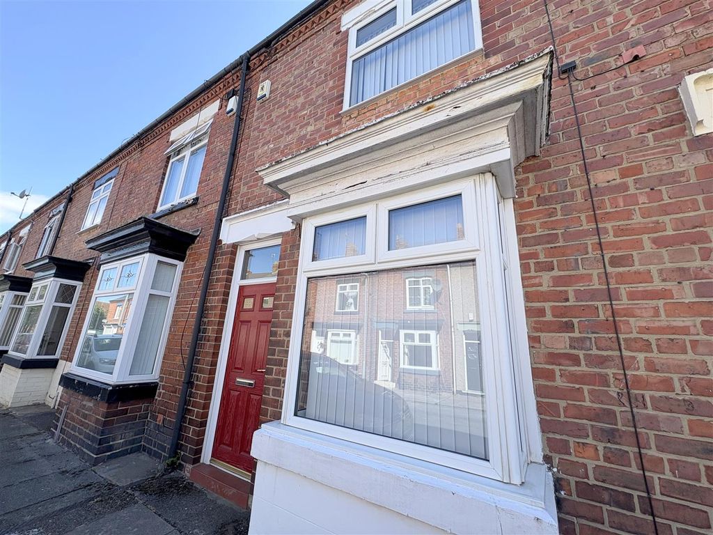 Property photo 1 of 10 Externally