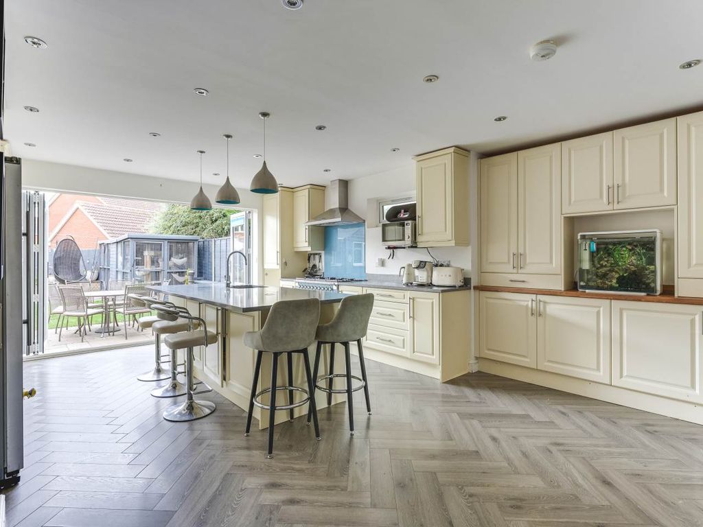 Property photo 2 of 20 Redwing Rise-14