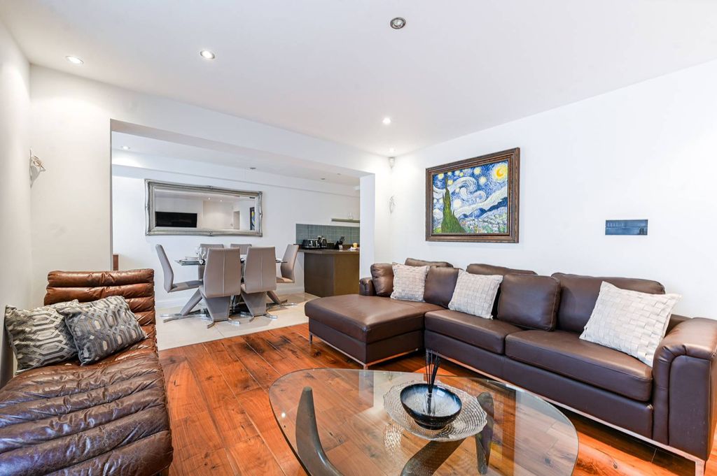 Property photo 3 of 14