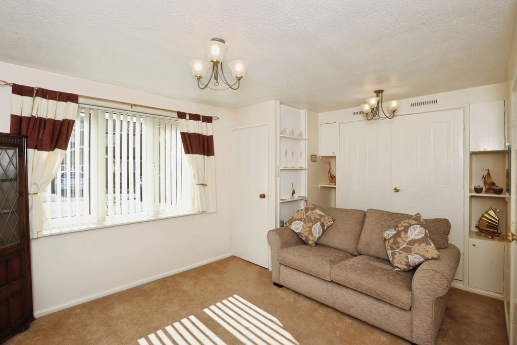 Property photo 2 of 17 Photo