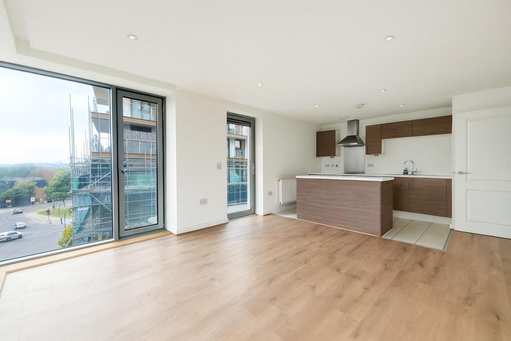 Property photo 3 of 12