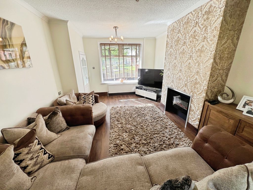 Property photo 2 of 20 Lounge