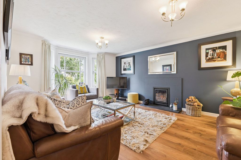 Property photo 2 of 39