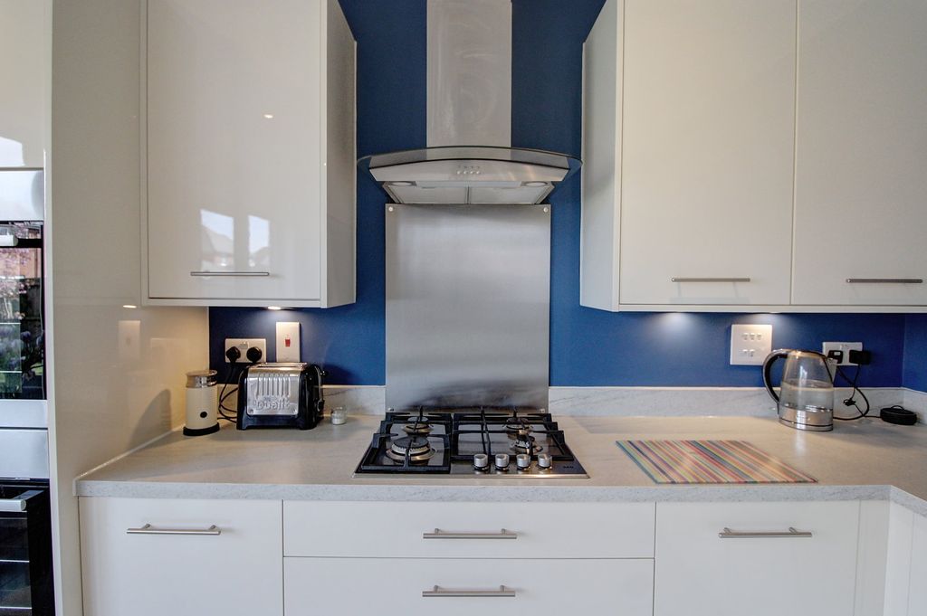 Property photo 3 of 19