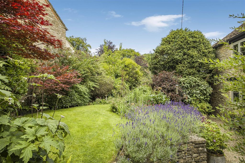 Property photo 2 of 37 69_56881.Jpg
