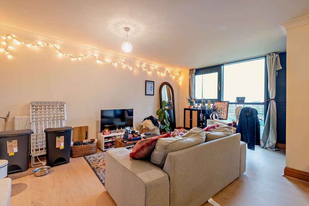 Property photo 3 of 23