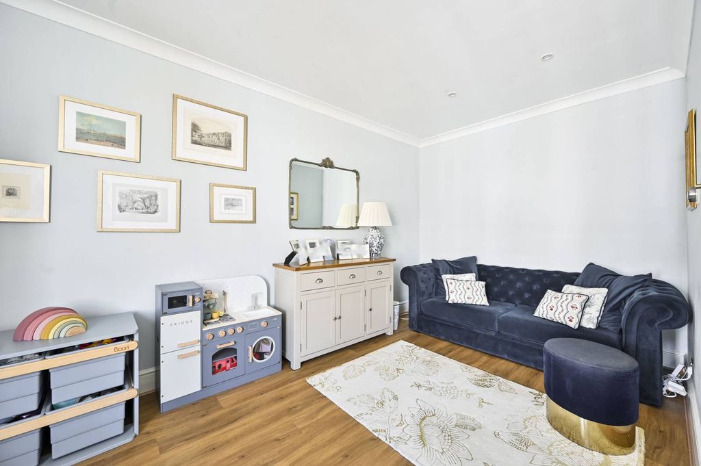 Property photo 3 of 16