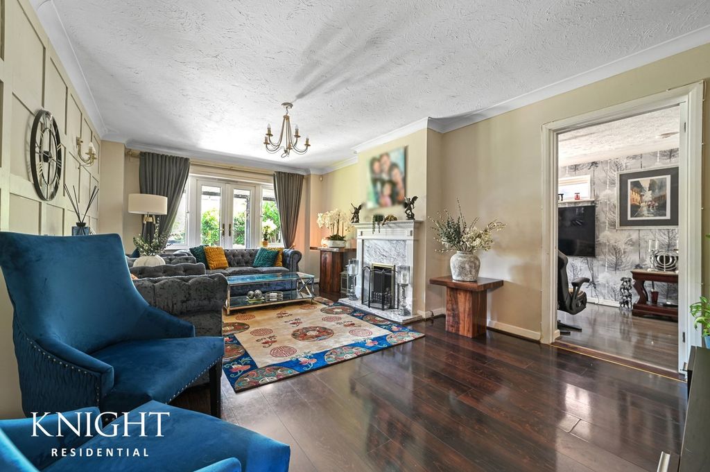 Property photo 3 of 23