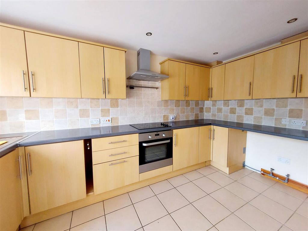Property photo 3 of 23