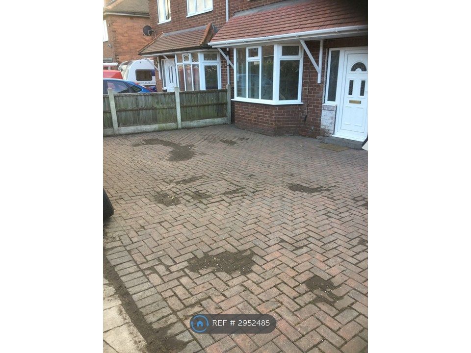 Property photo 2 of 27