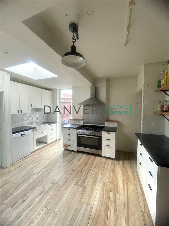 Property photo 1 of 4 5A Compton.Jpg