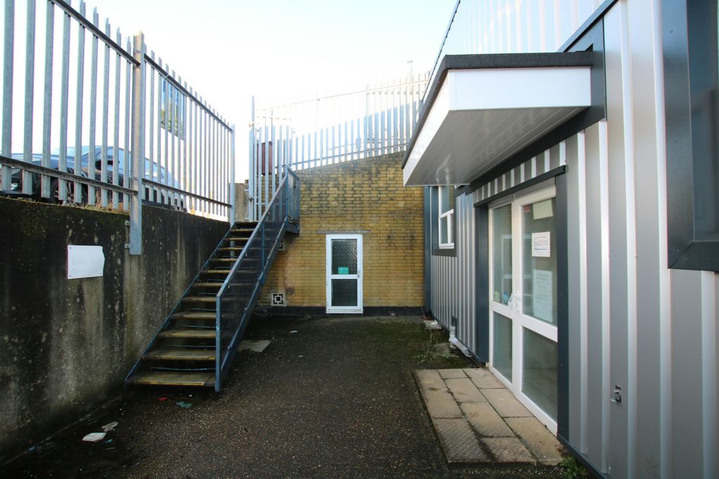 Property photo 3 of 5 Img_2099.Jpg