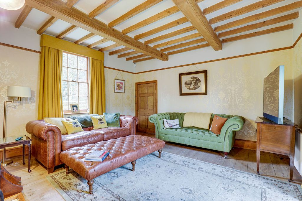 Property photo 3 of 39