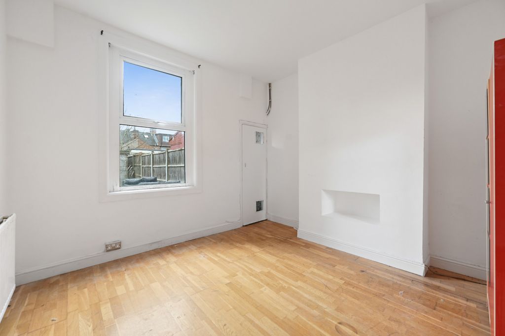 Property photo 1 of 9 3 Bed Terraced House For Sale Graham Road, Harrow Ha3