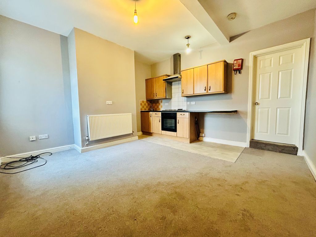 Property photo 2 of 7 Kitchen