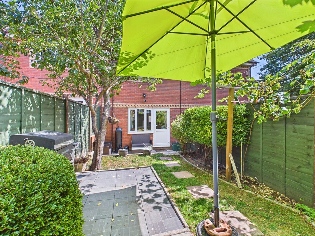 Property photo 2 of 17 Picture No. 19