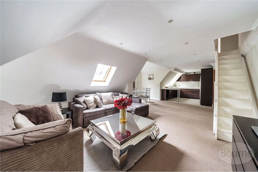 Property photo 2 of 8 Picture No. 32