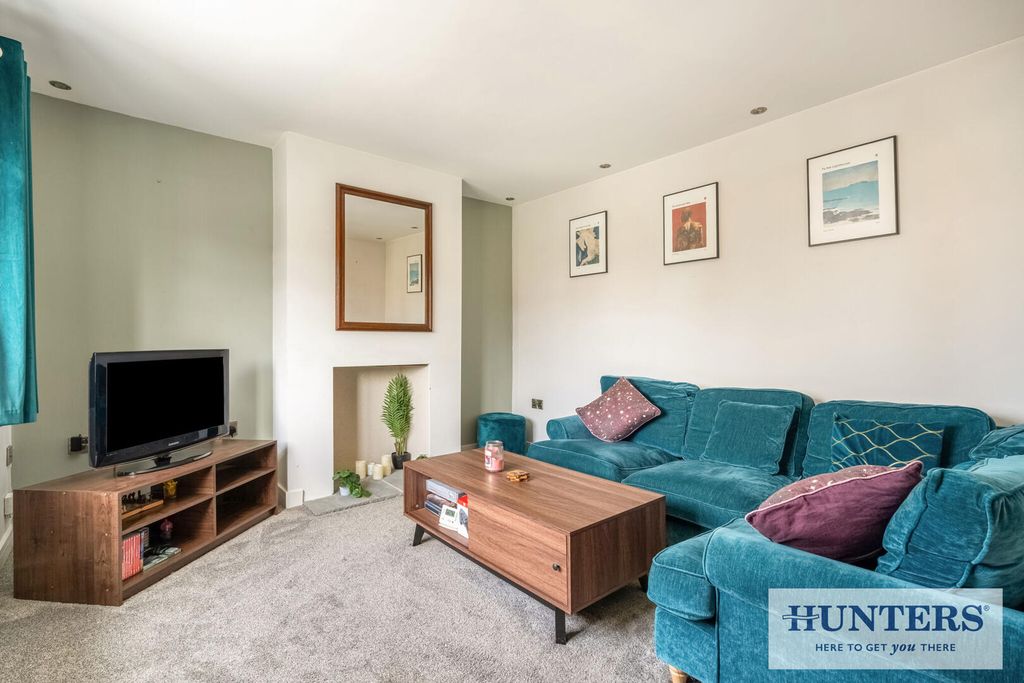 Property photo 2 of 26 Living Room