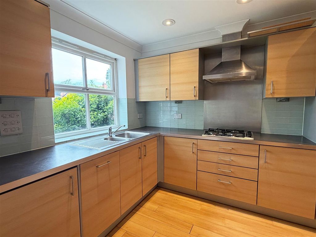 Property photo 3 of 15 Vm Kitchen2.Jpg
