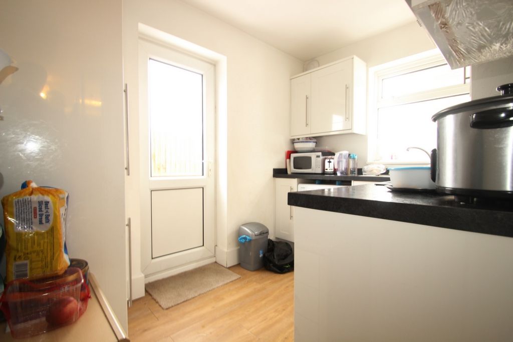 Property photo 3 of 8 Photo 6