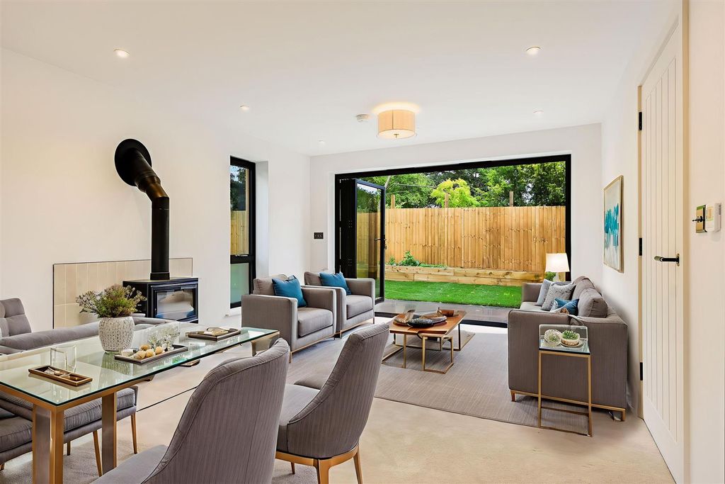 Property photo 1 of 16 Img (24)-Living-B.Jpg