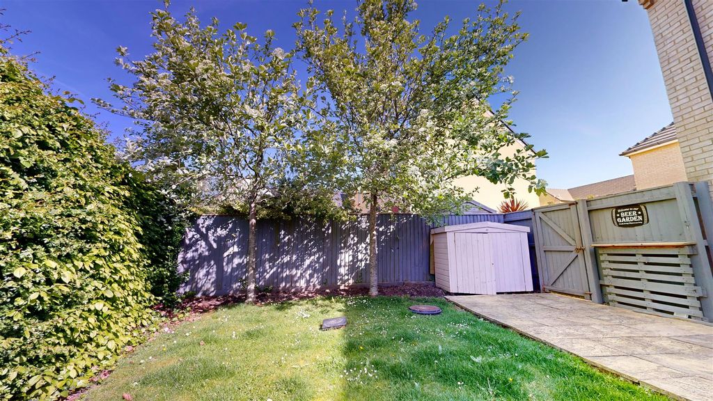 Property photo 2 of 17 Garden One.Jpg