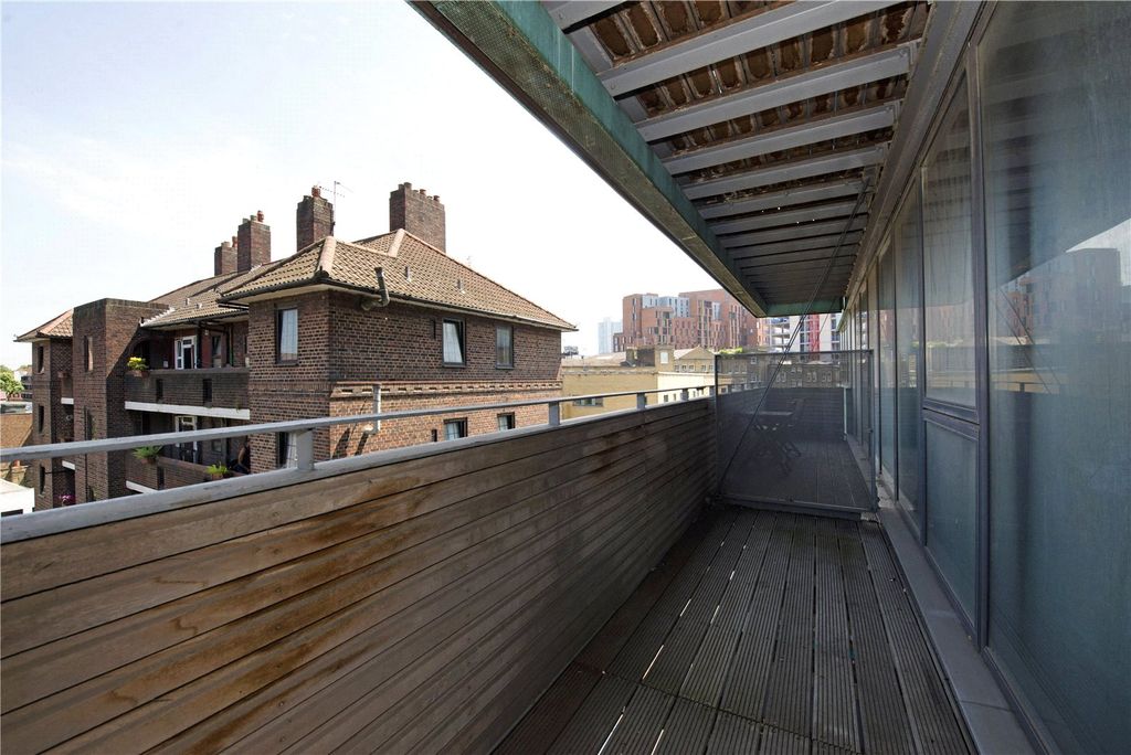 Property photo 2 of 8