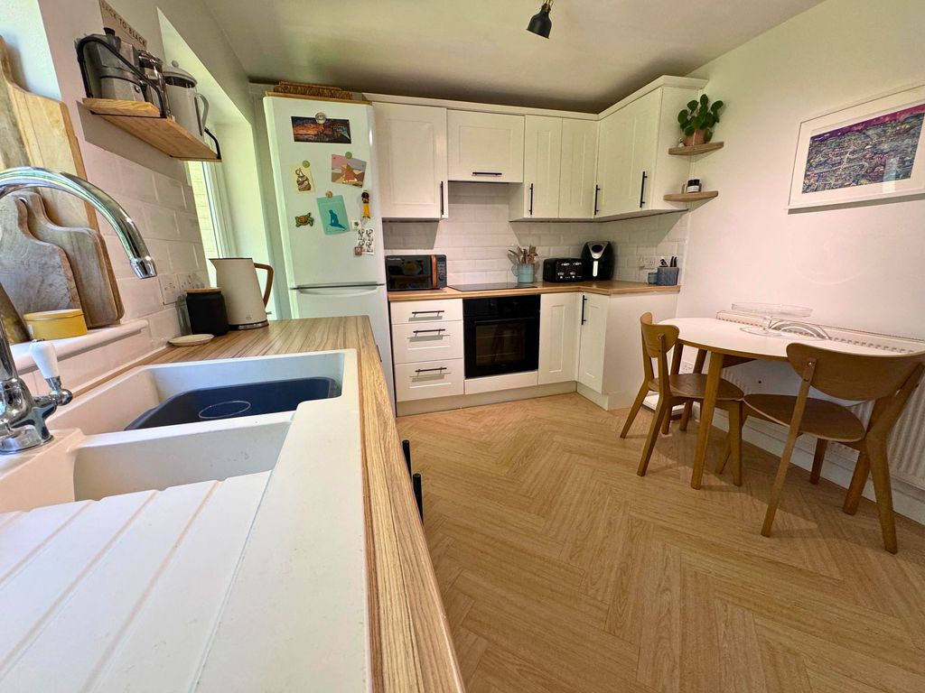 Property photo 2 of 15 Kitchen