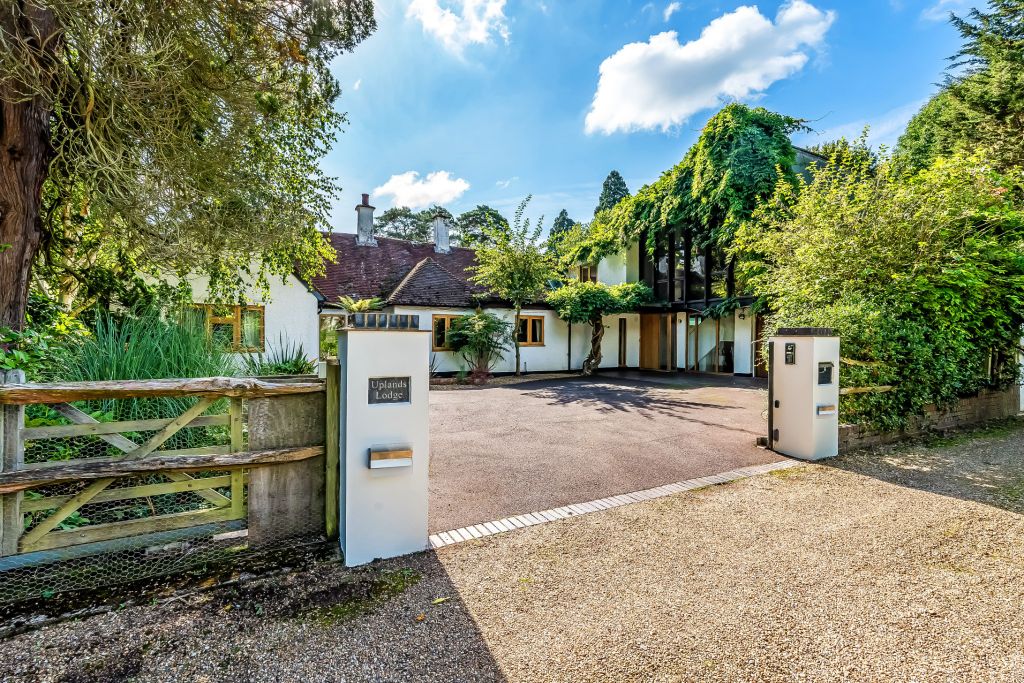 Property photo 1 of 50