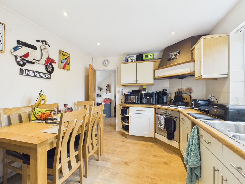 Property photo 2 of 17 Kitchen