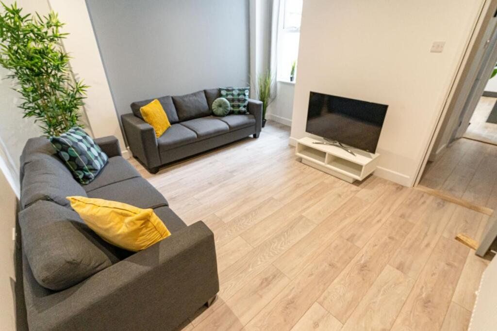 Property photo 2 of 9 Picture No. 06