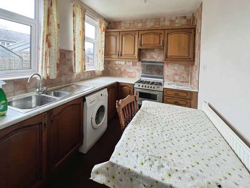 Property photo 3 of 16 Kitchen