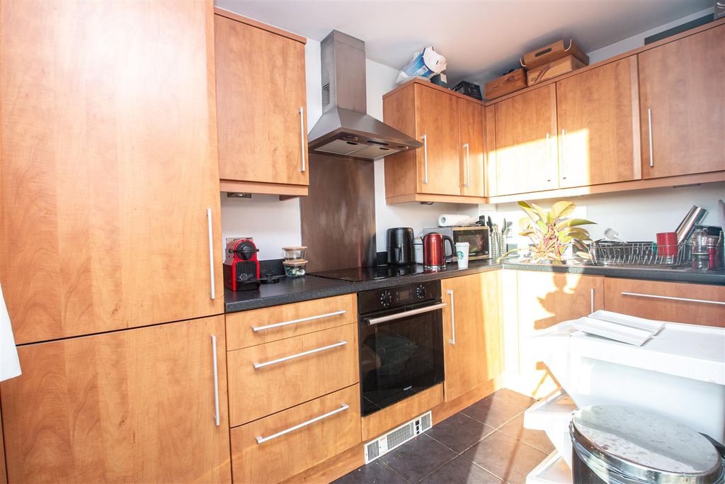 Property photo 2 of 8 13Man_2.Jpg