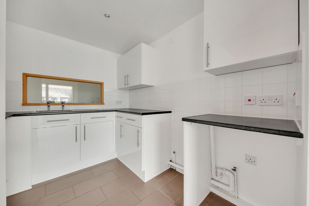 Property photo 2 of 10 Picture No. 02