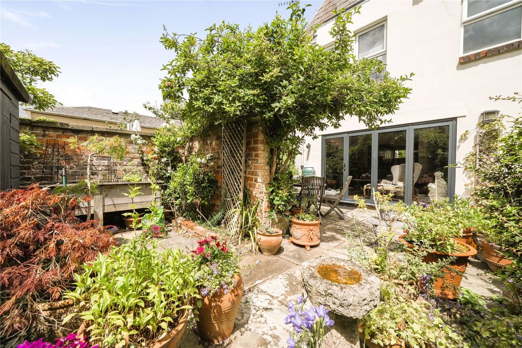 Property photo 2 of 23 Picture No. 47
