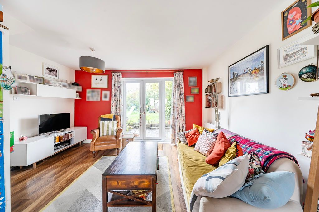 Property photo 2 of 11 Photo 4